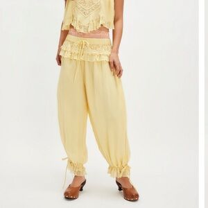 Free People Lynden bloomers in lemon marimba sz XS